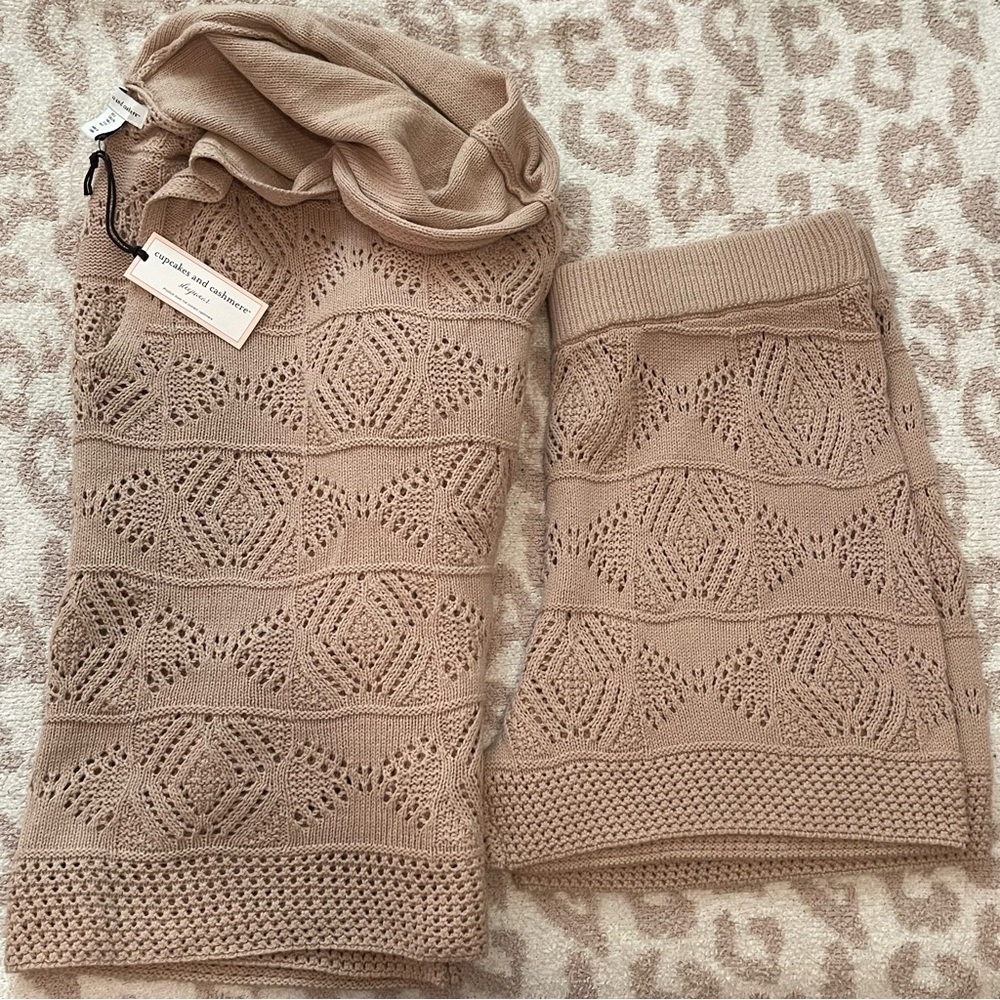 NWT Cupcakes and Cashmere Light Brown Pajama Set Size Large